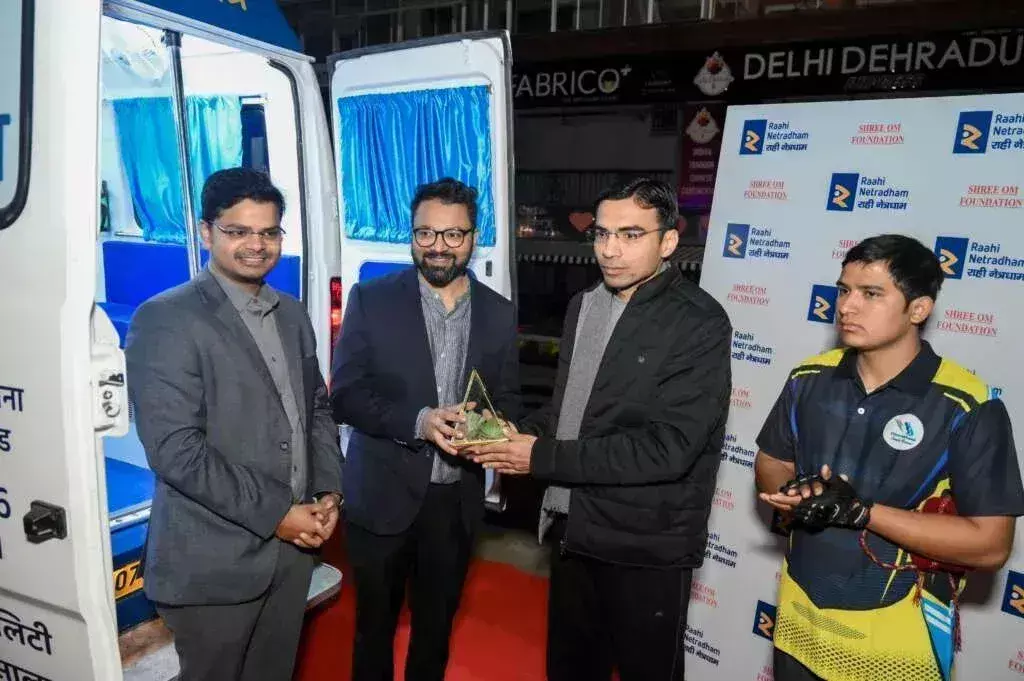 Dehradun: पहली अत्याधुनिक मोबाइल आई क्लिनिक मसूरी डायवर्जन से रवाना हुई Dehradun: पहली अत्याधुनिक मोबाइल आई क्लिनिक मसूरी डायवर्जन से रवाना हुई