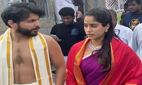 Janhvi Kapoor कथित बॉयफ्रेंड शिखर पहाड़िया के साथ गई तिरुमाला मंदिर