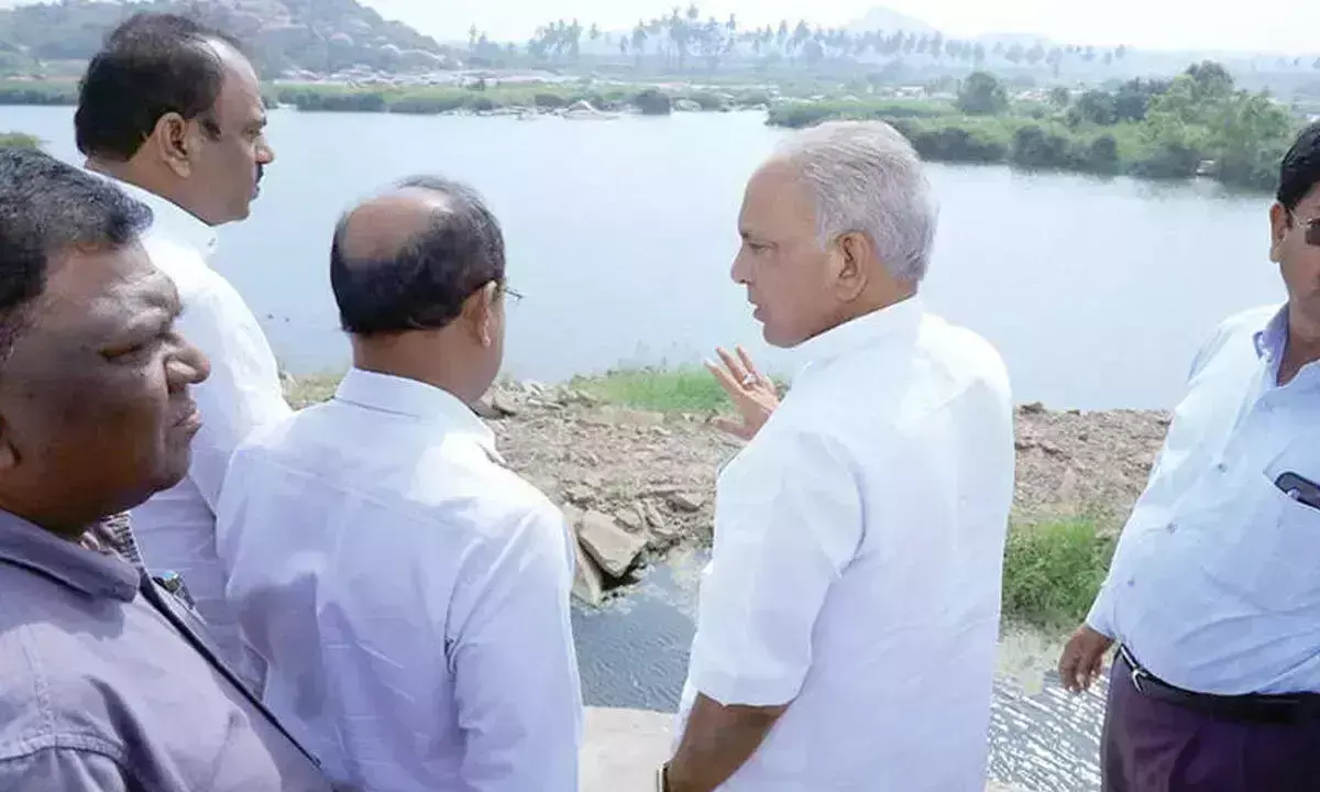 किसानों को समान जल वितरण सुनिश्चित करें: NS Bosraju किसानों को समान जल वितरण सुनिश्चित करें: NS Bosraju