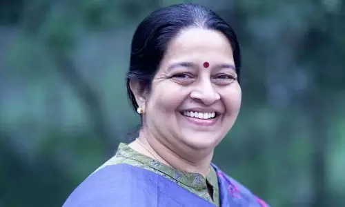 उमा थॉमस को वेंटिलेटर से हटा दिया गया: ICU में रहेंगी उमा थॉमस को वेंटिलेटर से हटा दिया गया: ICU में रहेंगी
