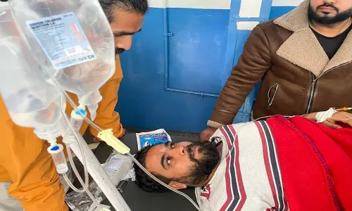 Jammu: पार्किंग विवाद को लेकर भाजपा नेता को गोली मारने के मामले में एक गिरफ्तार Jammu: पार्किंग विवाद को लेकर भाजपा नेता को गोली मारने के मामले में एक गिरफ्तार