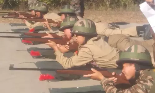 Arunachal : एनसीसी कैडेट्स ने ह्युलियांग फायरिंग रेंज में लाइव फायरिंग अभ्यास किया