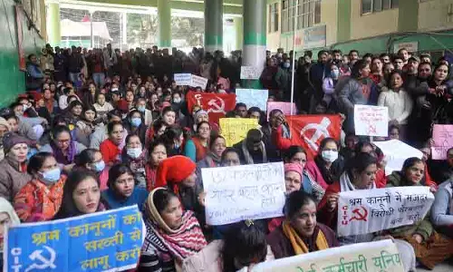 IGMC आउटसोर्स कर्मचारियों की हड़ताल से कामकाज प्रभावित
