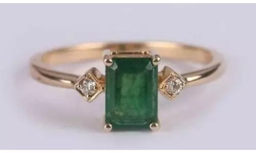 Gemstone : पन्ना रत्न का धारण करना होगा फायदेमंद, इन राशियों कीचमकेगी किस्मत