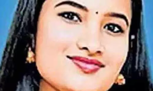Kerala: दुर्घटना के बाद कोमा में रही लॉ की छात्रा की मौत Kerala: दुर्घटना के बाद कोमा में रही लॉ की छात्रा की मौत
