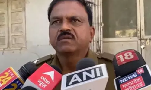 MP: आईआईटी इंदौर के छात्र का शव हॉस्टल के कमरे में पंखे से लटका मिला MP: आईआईटी इंदौर के छात्र का शव हॉस्टल के कमरे में पंखे से लटका मिला