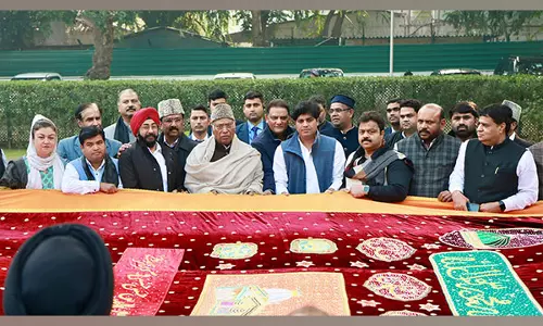 मल्लिकार्जुन खड़गे मल्लिकार्जुन ने Ajmer Dargah पर चादर भेजी मल्लिकार्जुन खड़गे मल्लिकार्जुन ने Ajmer Dargah पर चादर भेजी