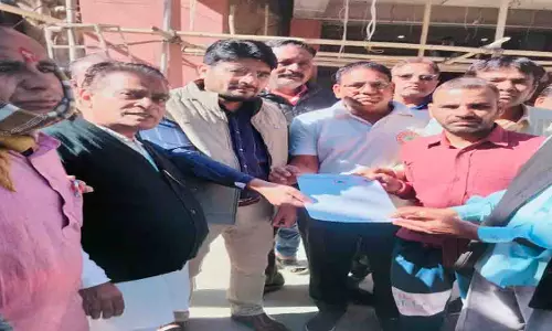 राष्ट्रपिता महात्मा गाँधी की प्रतिमा से छेडछाड बर्दाश्त नहीं: Rajkumar Prajapati राष्ट्रपिता महात्मा गाँधी की प्रतिमा से छेडछाड बर्दाश्त नहीं: Rajkumar Prajapati