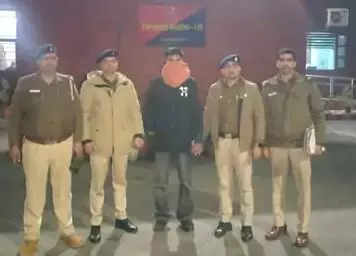 Chandigarh: युवक से मोबाइल छीनने वाले स्नैचर को चंडीगढ़ पुलिस ने दबोचा