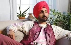 Diljit Dosanjh ने नई तस्वीरों के साथ मोनोक्रोम जादू बिखेरा