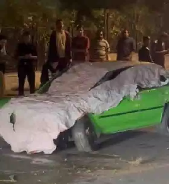 Hyderabad में केबीआर पार्क के पास तेज रफ्तार कार दुर्घटनाग्रस्त Hyderabad में केबीआर पार्क के पास तेज रफ्तार कार दुर्घटनाग्रस्त