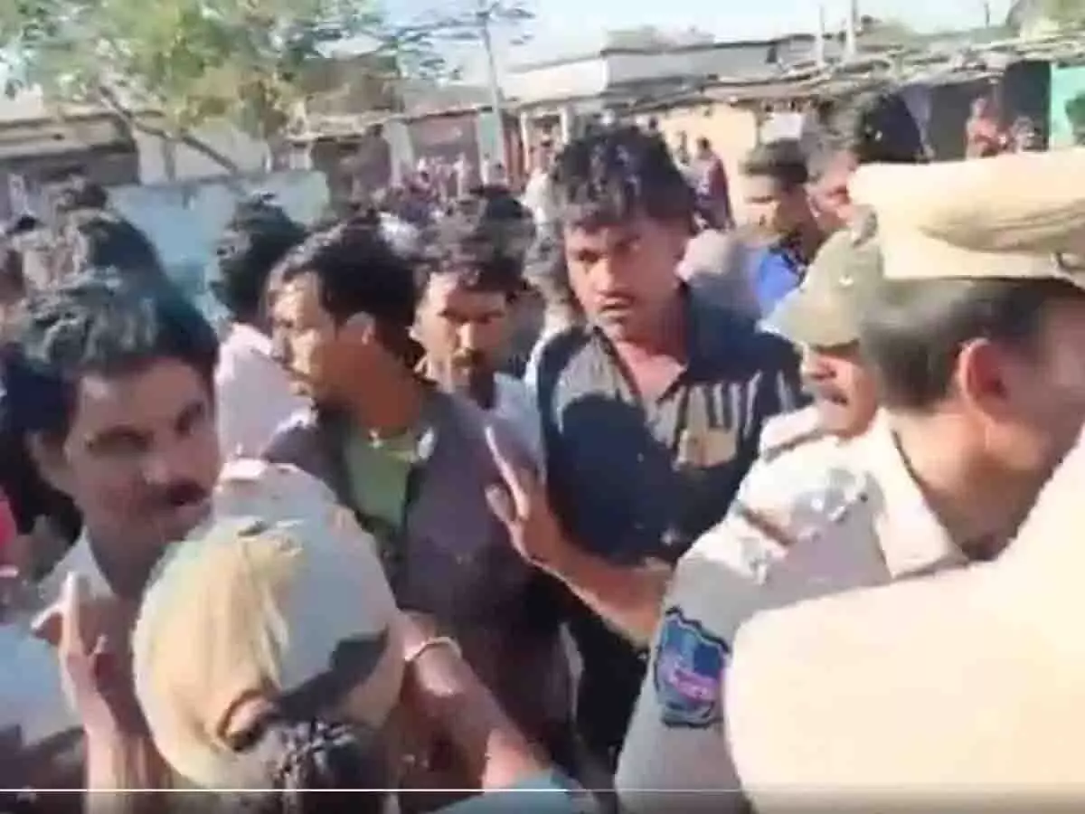 Adilabad में वन अधिकारियों पर हमला, पुलिस ने खबरों का खंडन किया