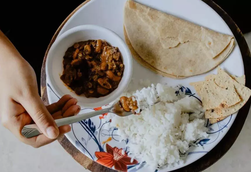 RICE या ROTI छोड़ने से ऊर्जा में क्या होता है असर, जानें