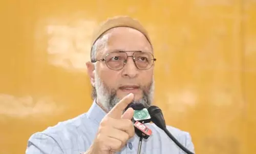असदुद्दीन ओवैसी ने AAP को बताया बीजेपी की B पार्टी असदुद्दीन ओवैसी ने AAP को बताया बीजेपी की B पार्टी