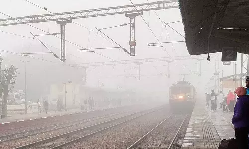 Haryana: कोहरे के कारण ट्रेन का समय बाधित