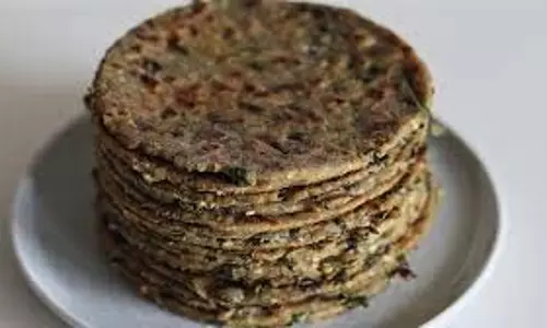 Bajra Thepla Recipe: सर्दियों में बनाएं  बाजरा थेपला, ये स्वादिष्ट भी है और हेल्दी भी