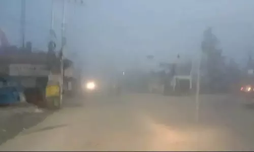 Kashmir में भीषण ठंड के बीच एक और बर्फबारी की संभावना