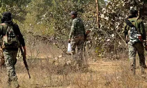 नारायणपुर में एक जवान शहीद, 4 नक्सली मारे गए नारायणपुर में एक जवान शहीद, 4 नक्सली मारे गए