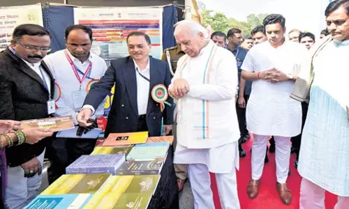 Karnataka: हिंदी को सेतु भाषा के रूप में बढ़ावा दिया जाना चाहिए