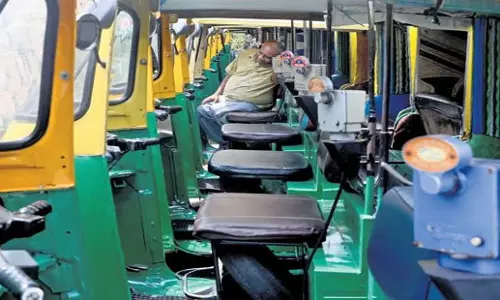 Kochi: ऑटोरिक्शा चालक ने वकील दंपत्ति पर किया हमला