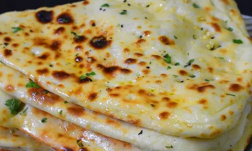 मसालेदार सब्जी बल्ती लहसुन नान रेसिपी