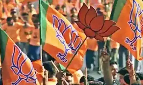 Maharashtra: बीजेपी का उत्तरी मुंबई के 40 नगरसेवकों पर निशाना Maharashtra: बीजेपी का उत्तरी मुंबई के 40 नगरसेवकों पर निशाना