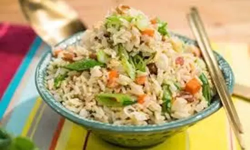 Egg Fried Rice : सुबह की भागदौड़ में जल्दी तैयार करें Egg Fried Rice : सुबह की भागदौड़ में जल्दी तैयार करें