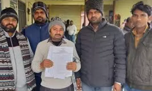 Khatauli: किसान ने भूमाफिया पर अवैध कब्जा का लगाया आरोप, एडीएम को सुनाई पीड़ा