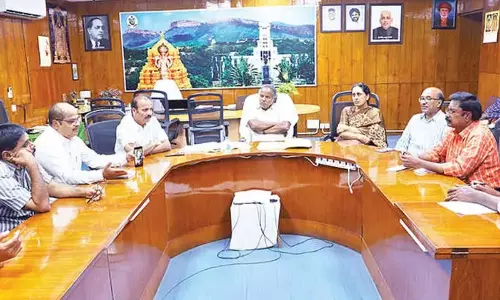 SVU के कुलपति ने स्क्रैप बिक्री के आरोपों को निराधार बताया SVU के कुलपति ने स्क्रैप बिक्री के आरोपों को निराधार बताया