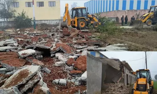 NCR Ghaziabad: जीडीए  ने अवैध निर्माण पर चलाया बुलडोजर, 12 दुकानें कराई ध्वस्त