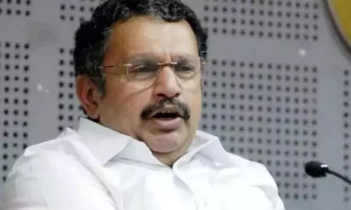 Kerala: मुरलीधरन ने मुख्यमंत्री चुनने की प्रक्रिया के बारे में बताया Kerala: मुरलीधरन ने मुख्यमंत्री चुनने की प्रक्रिया के बारे में बताया