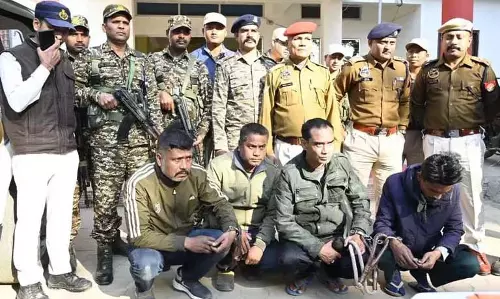 Assam : डिब्रूगढ़ में उल्फा (आई) के सदस्य बनकर घूम रहे Assam : डिब्रूगढ़ में उल्फा (आई) के सदस्य बनकर घूम रहे