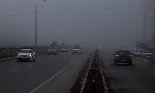 कोहरे के कारण Srinagar हवाई अड्डे पर उड़ान परिचालन प्रभावित