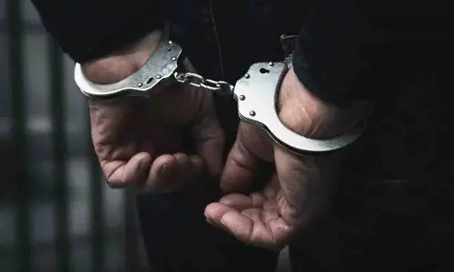 Hyderabad: चोरी के आरोप में व्यक्ति गिरफ्तार, 46 लाख का हार्डवेयर जब्त Hyderabad: चोरी के आरोप में व्यक्ति गिरफ्तार, 46 लाख का हार्डवेयर जब्त