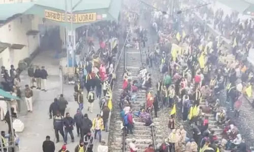 Assam : पूर्वोत्तर सीमांत रेलवे ने जोराई स्टेशन पर बड़े पैमाने पर रेल अवरोध