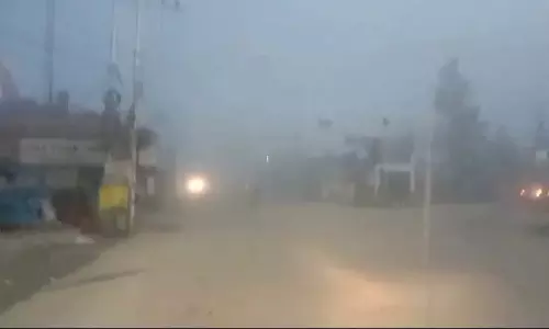 Kashmir में भीषण ठंड के बीच एक और बर्फबारी की संभावना