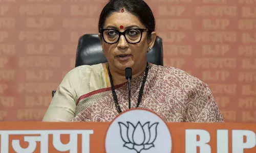 दिल्ली चुनाव में स्मृति ईरानी को मुख्यमंत्री पद का उम्मीदवार बनाने को लेकर BJP असमंजस में