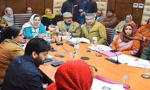 Minister: ग्रामीण क्षेत्रों में स्वास्थ्य सेवाओं की पहुंच को अधिकतम किया जाए