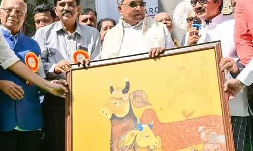 सिद्धारमैया ने चित्र संथे के 22वें संस्करण का उद्घाटन किया, लोगों से कलाकारों का समर्थन करने का आग्रह किया