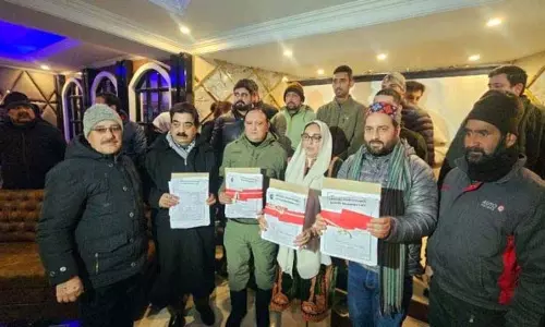 कश्मीरी युवा मोदी के सुशासन मॉडल से जुड़ रहे: Andrabi कश्मीरी युवा मोदी के सुशासन मॉडल से जुड़ रहे: Andrabi