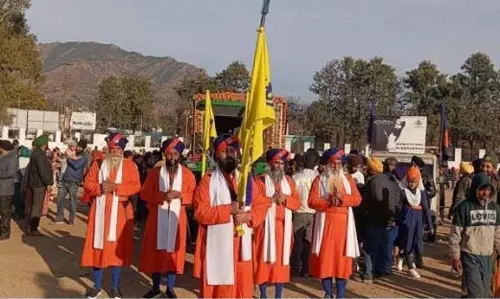 Jammu: गुरु गोबिंद सिंह के प्रकाश पर्व पर निकाला गया नगर कीर्तन Jammu: गुरु गोबिंद सिंह के प्रकाश पर्व पर निकाला गया नगर कीर्तन