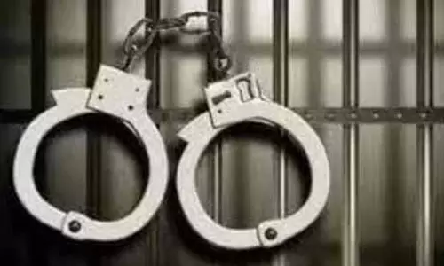 Mohali: बंदूक के साथ 2 इंजीनियरिंग छात्र गिरफ्तार Mohali: बंदूक के साथ 2 इंजीनियरिंग छात्र गिरफ्तार
