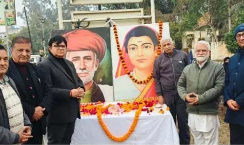 SDS ने सावित्रीबाई फुले की 194वीं जयंती मनाई SDS ने सावित्रीबाई फुले की 194वीं जयंती मनाई