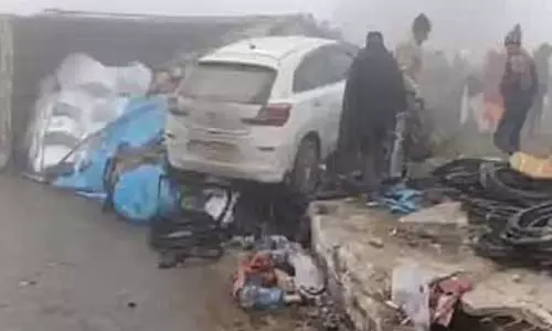 Haryana: ट्रक ने दो कारों को टक्कर मारी, 2 की मौत, चार अन्य घायल Haryana: ट्रक ने दो कारों को टक्कर मारी, 2 की मौत, चार अन्य घायल