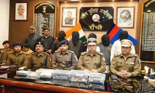 13 लाख लूटे, गोली मारी और गाड़ी पर पुलिस का बोर्ड लगा भागे, मास्टरमाइंड सहित 8 गिरफ्तार