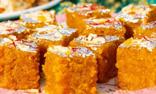 Moong Dal Barfi खुशियों के अवसर पर अलग ही रंग जमाती है यह मिठाई