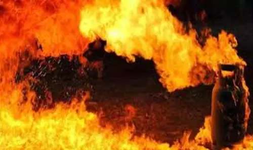 Haryana: मजदूर के घर लगी आग, लाखों का नुकसान ; एक घंटे बाद  काबू