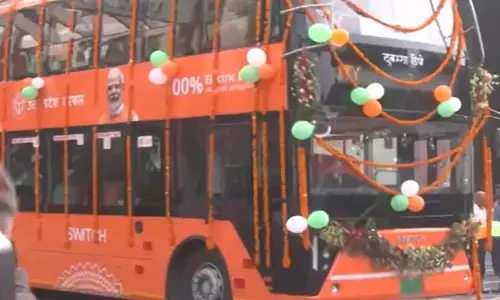 प्रवासी भारतीयों की मेजबानी के लिए ओडिशा तैयार, डबल डेकर बस पहुंची पुरी