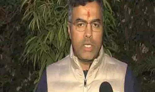 शीश महल को पर्यटन स्थल घोषित किया जाना चाहिए: भाजपा के प्रवेश वर्मा ने Kejriwal पर किया हमला शीश महल को पर्यटन स्थल घोषित किया जाना चाहिए: भाजपा के प्रवेश वर्मा ने Kejriwal पर किया हमला