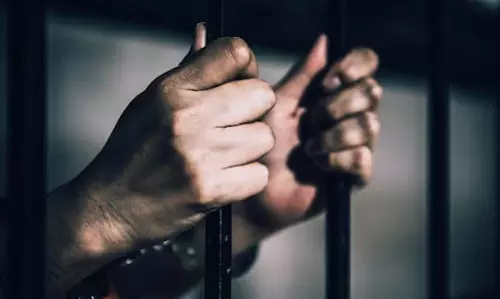 Delhi : डकैती के मामले में वांछित आरोपी 14 साल बाद गिरफ्तार Delhi : डकैती के मामले में वांछित आरोपी 14 साल बाद गिरफ्तार